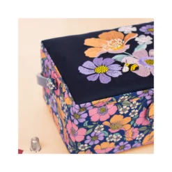 Boite à couture brodée taille M - Jardin d'abeilles