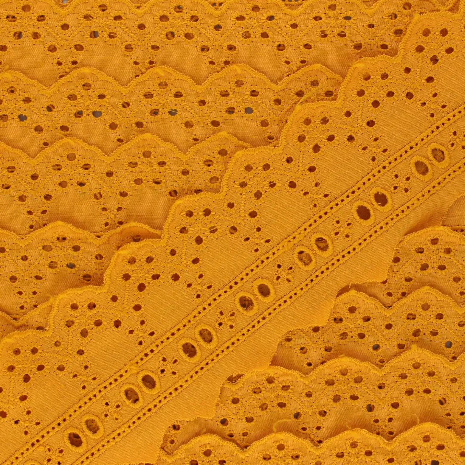 Broderie Anglaise passe-ruban Esmée 60 mm - jaune moutarde