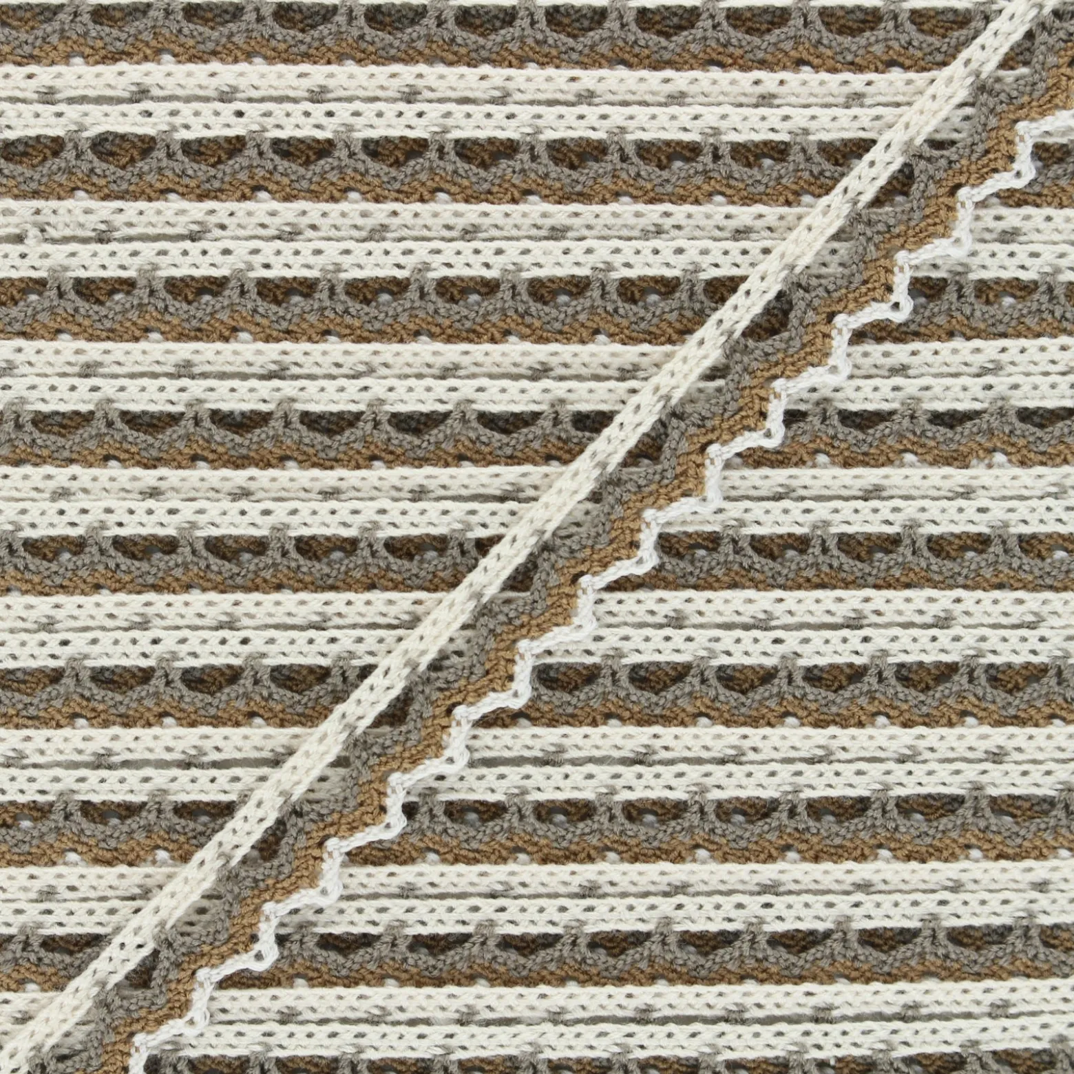 Coupon 180 cm Dentelle multicolore beige