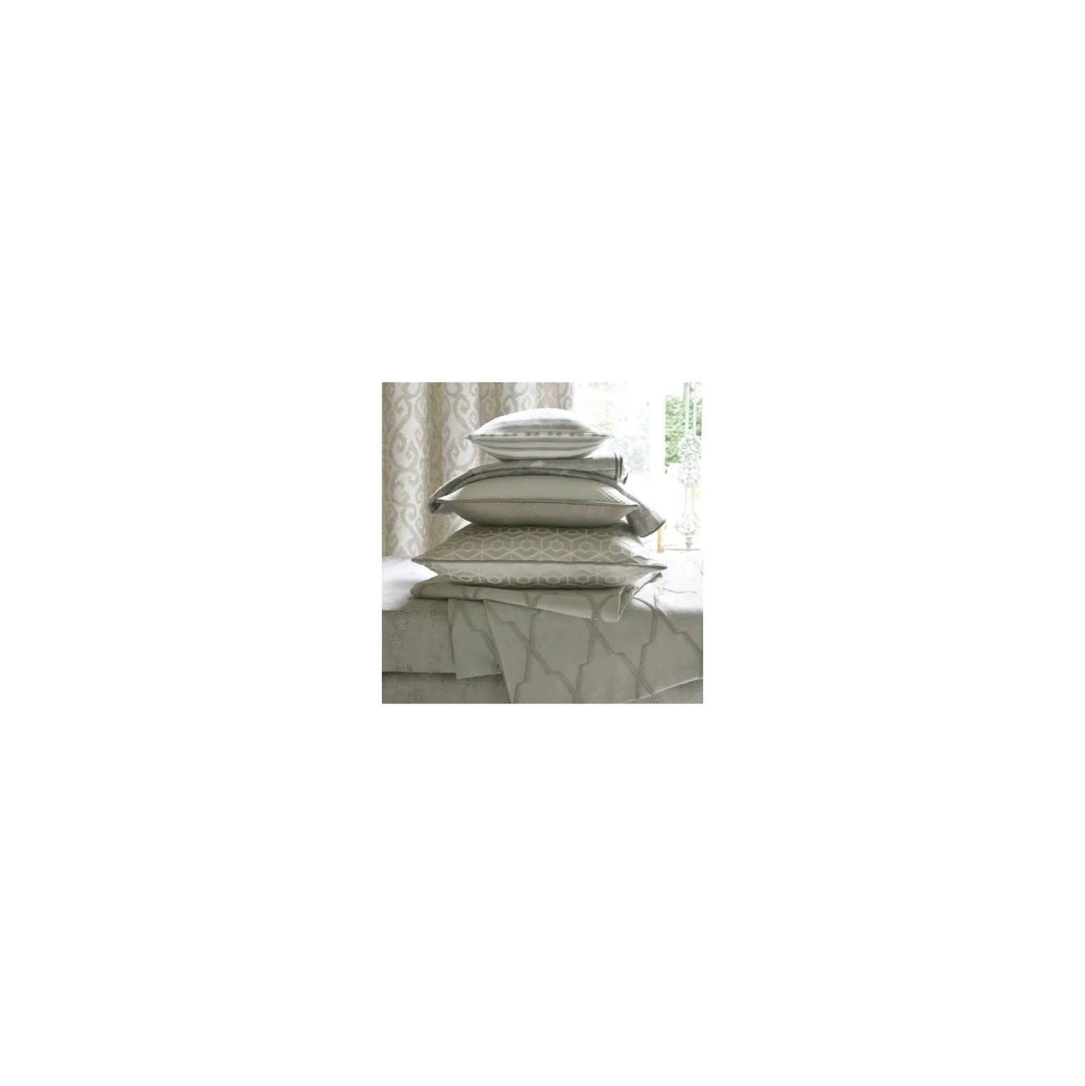 Coupon 150 cm X 140 cm Tissu Clarke & Clarke Global Luxe Riad Sand