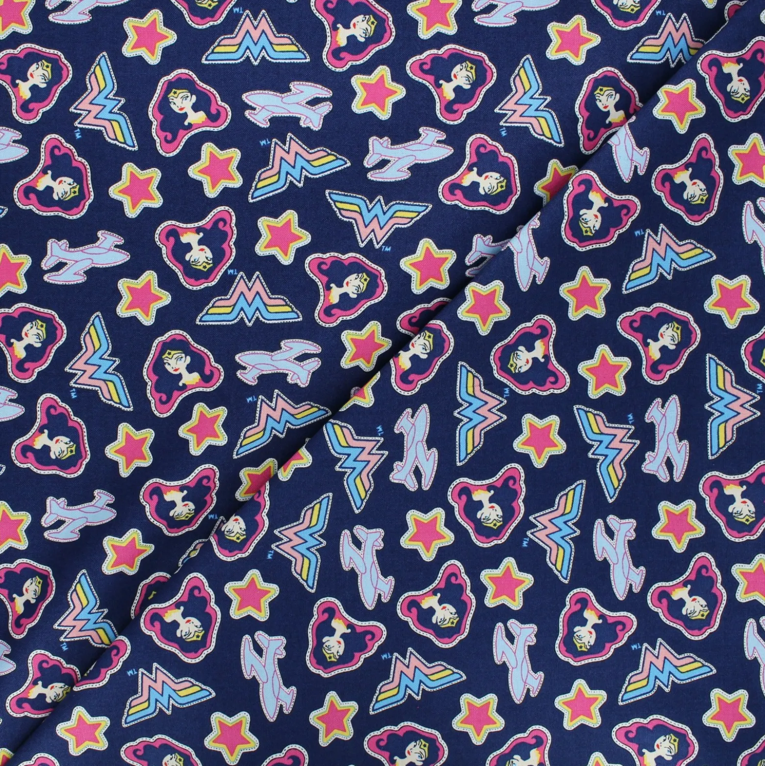 Coupon 100 cm x 110 cm Tissu coton Camelot Fabrics Wonder woman Tossed stickers - bleu marine