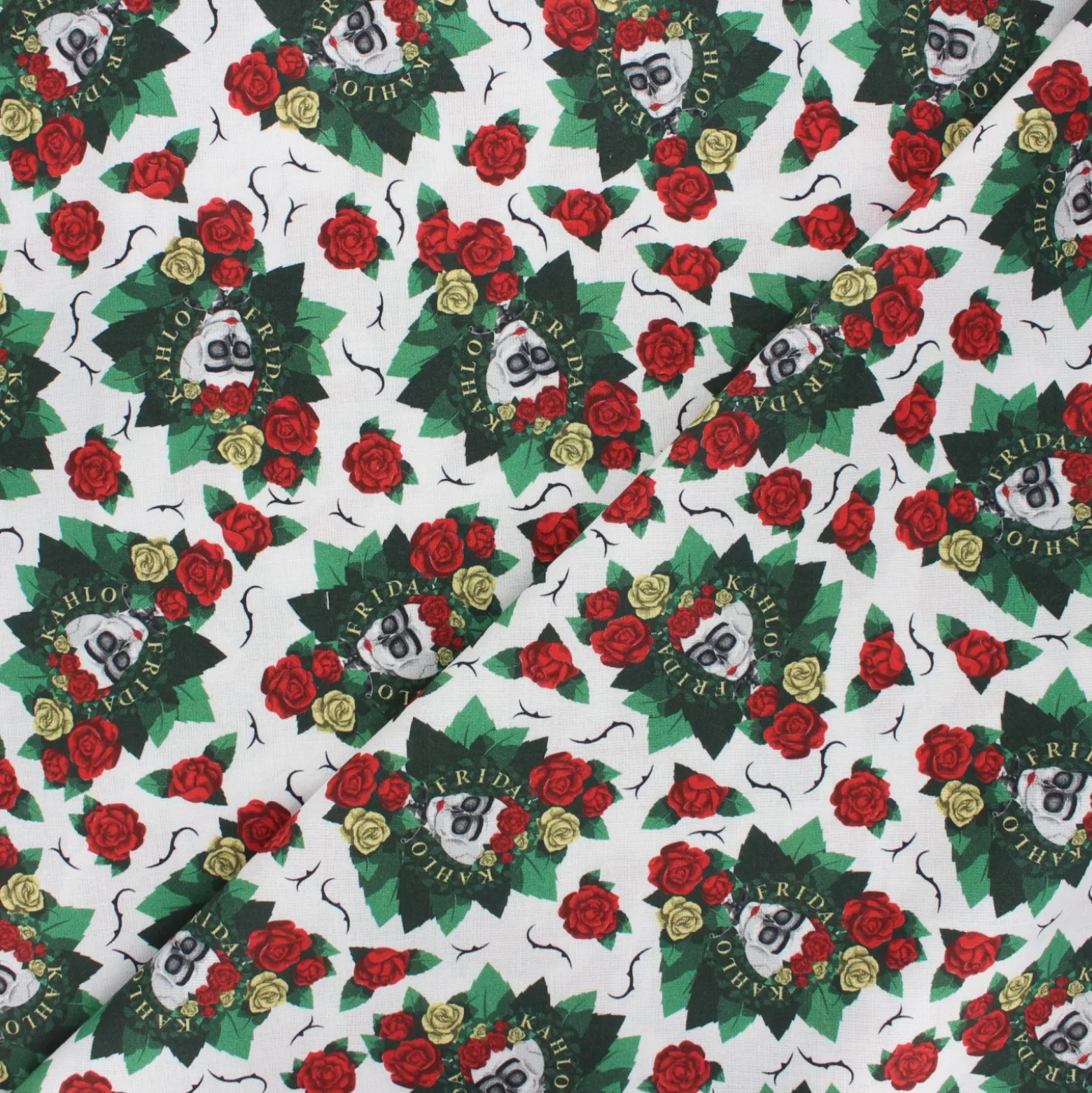 Coupon 100 cm x 148 cm Tissu coton cretonne Frida Kahlo and roses - blanc