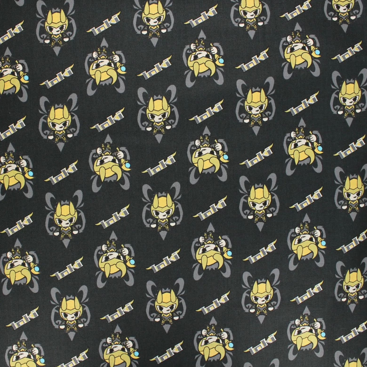 Coupon 100 cm x 110 cm Tissu coton Marvel Comics action Loki - noir