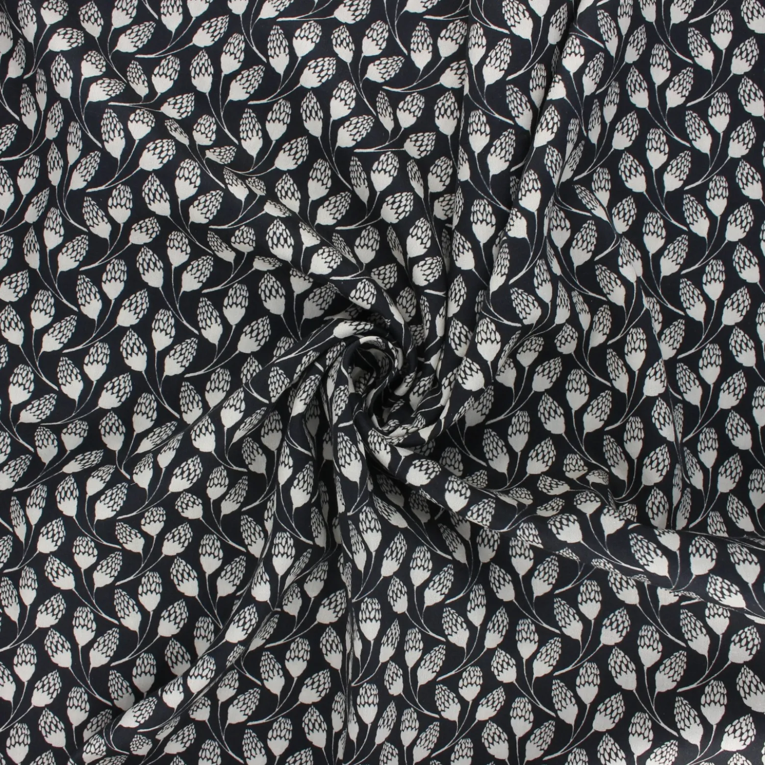 Coupon 100 cm x 140 cm Tissu popeline satinée Clover blossom - noir