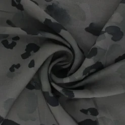 Coupon 100 cm x 145 cm Tissu sergé de viscose Ink stains - kaki foncé