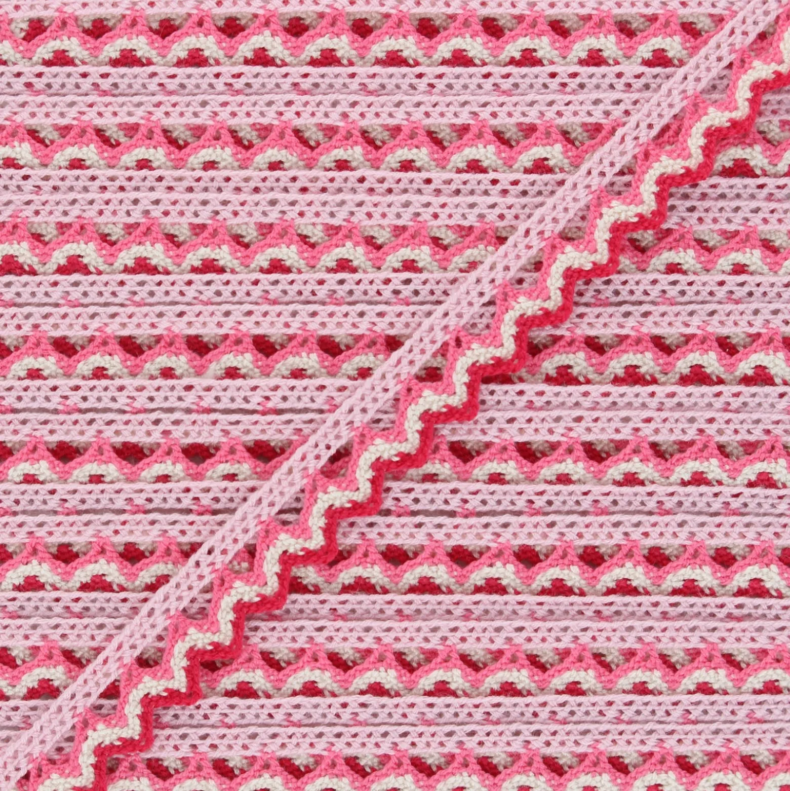 Dentelle multicolore rose