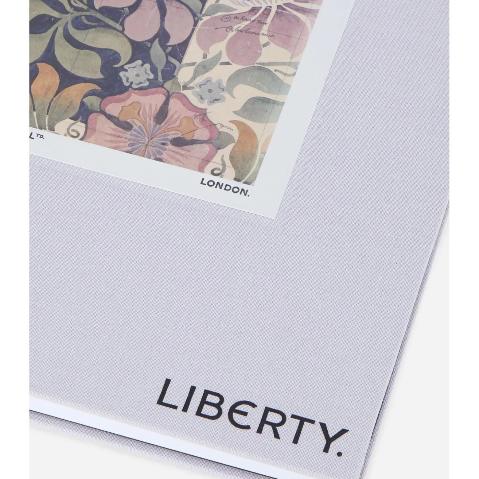 Livre "The archivist's edit" - Liberty