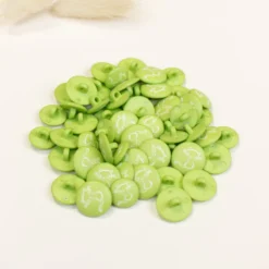 ♥ Lot de 55 Boutons polyester Petit chaton vert - 12/15 mm ♥
