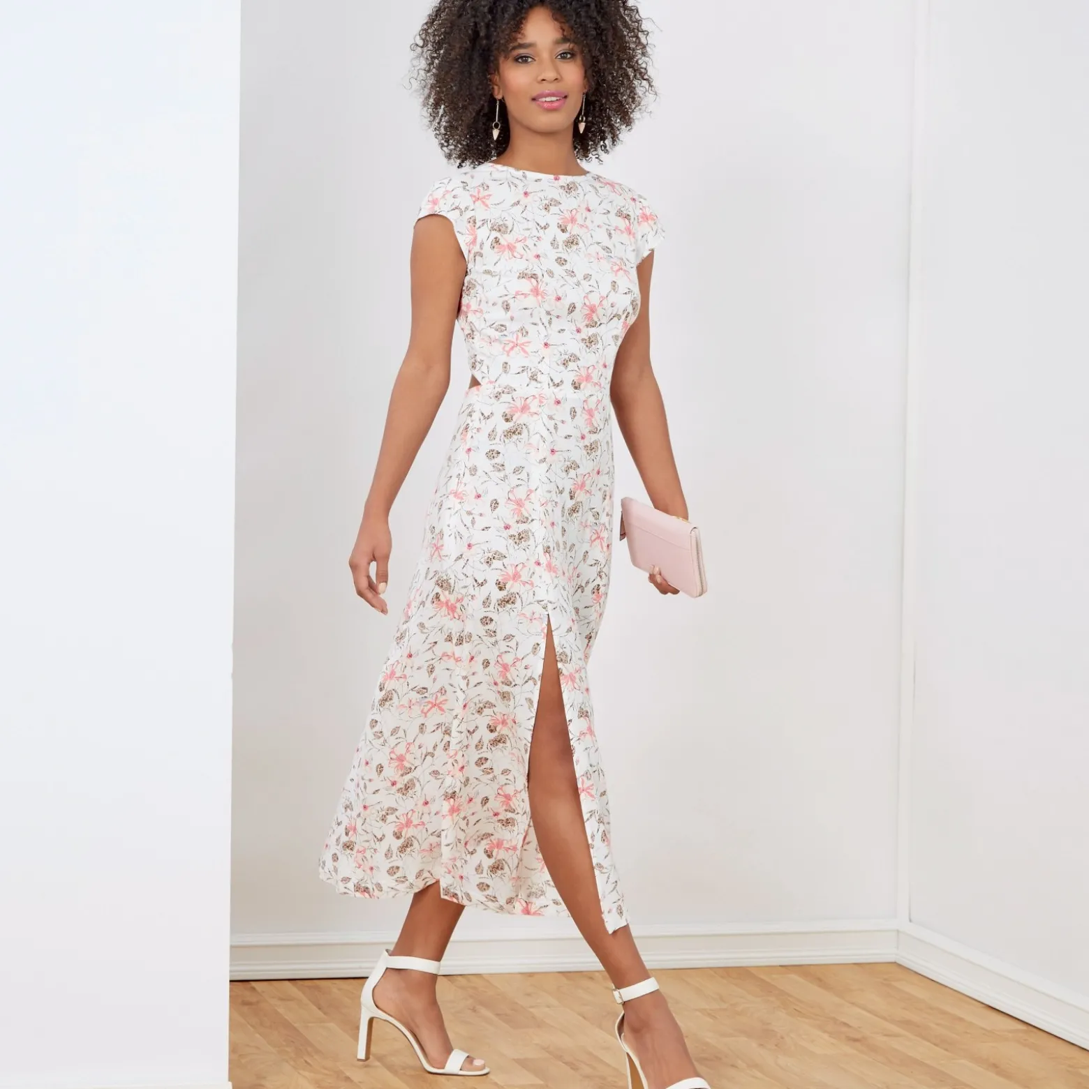 Patron Robe manches courtes Femme - New Look 6696