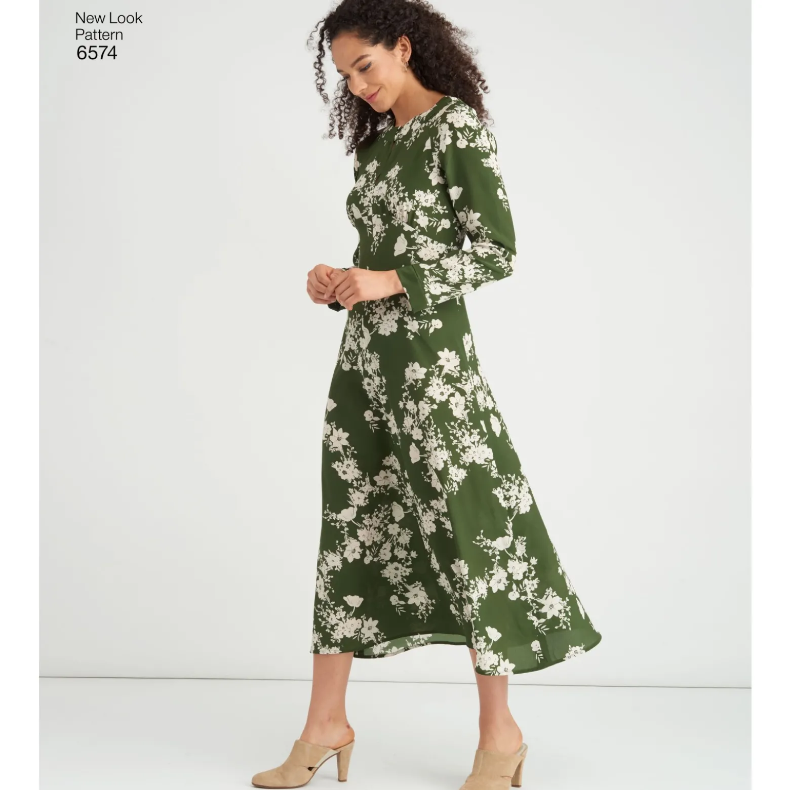Patron Robe évasée Femme - New Look 6574