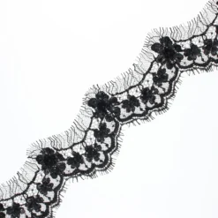 Ruban dentelle de Calais® perlée Camelia 60 mm - noir x 50cm