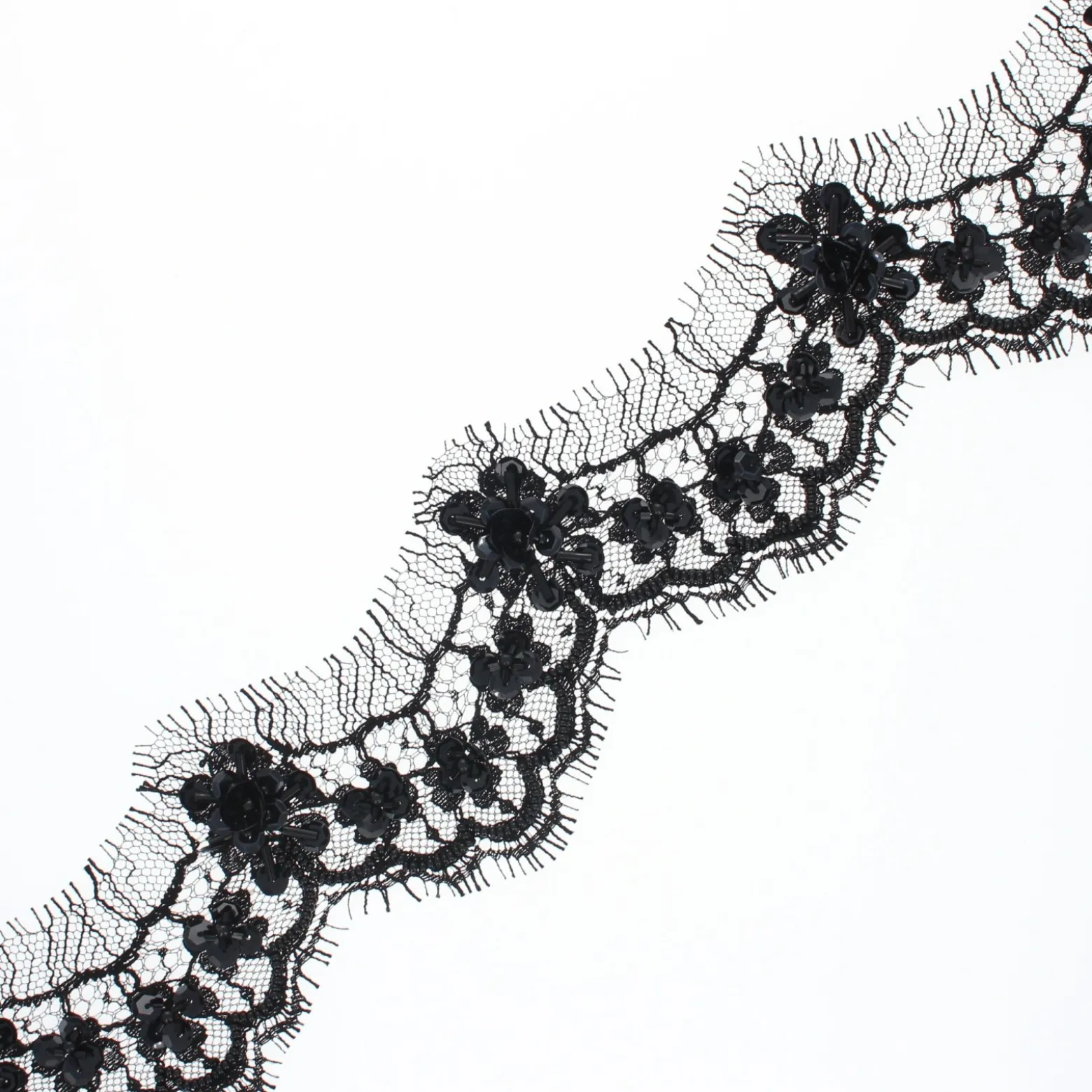 Ruban dentelle de Calais® perlée Camelia 60 mm - noir x 50cm