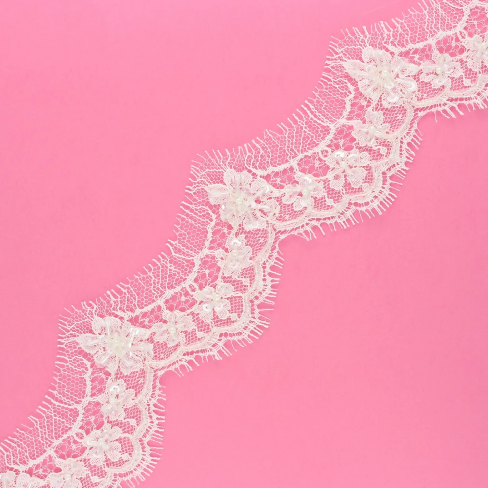 Ruban dentelle de Calais® perlée Camelia 60 mm - ivoire x 50cm