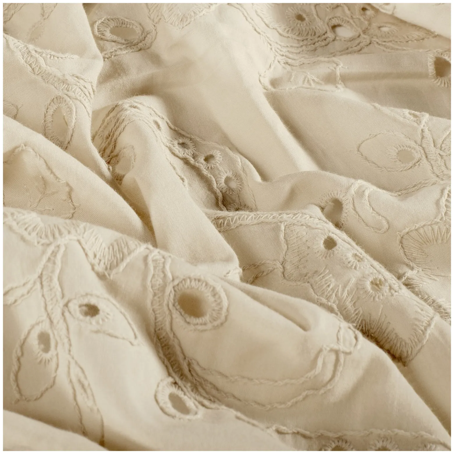 Tissu voile de coton broderie anglaise Artémis