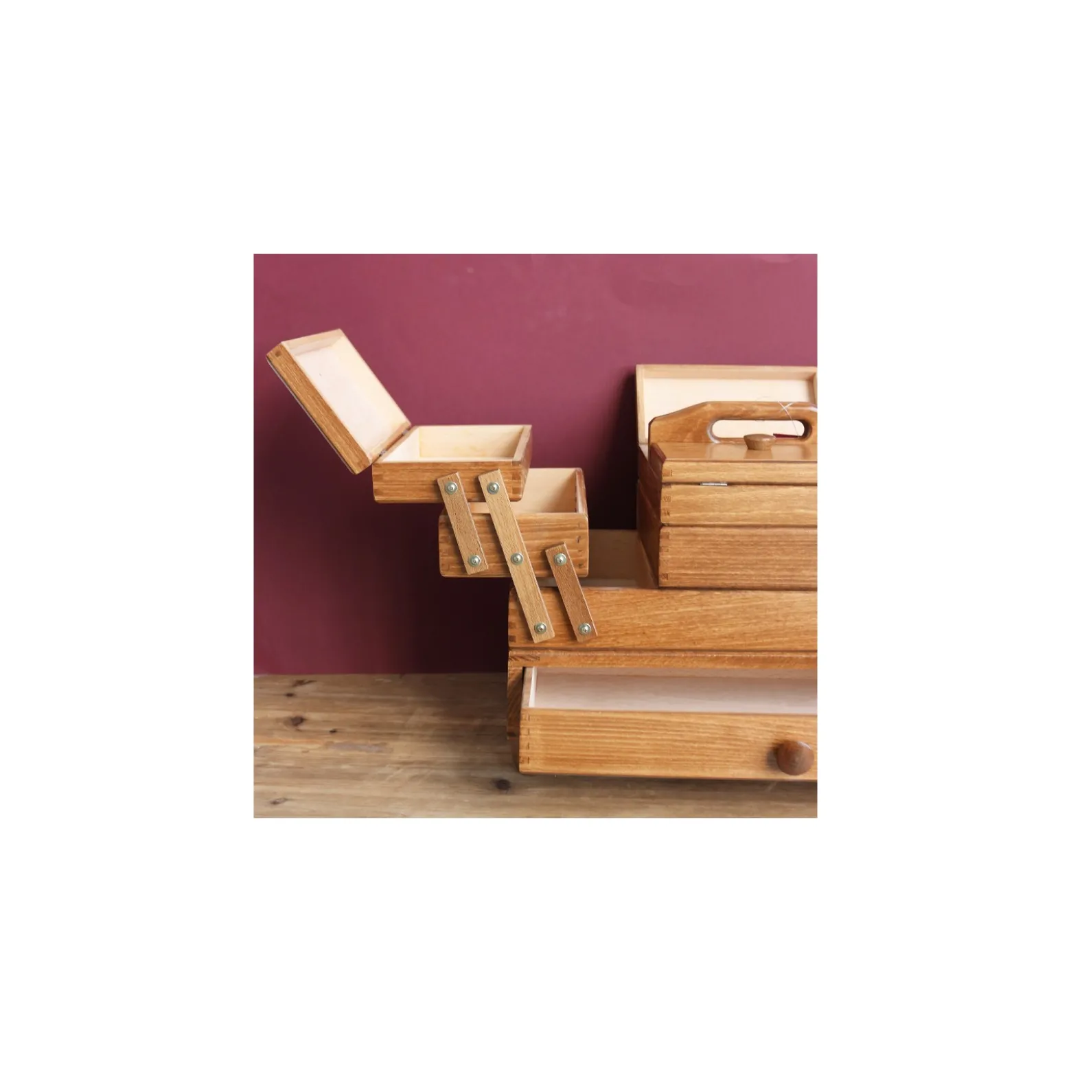 Travailleuse à tiroir en bois marron - 3 étages